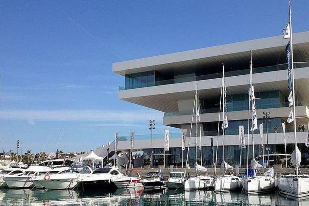Confortable Apartamento * La Marina De Valencia Valência Exterior foto